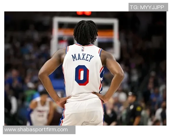 马克西全场表现惊艳24投14中砍下34分8篮板10助攻末节独得11分助球队取胜